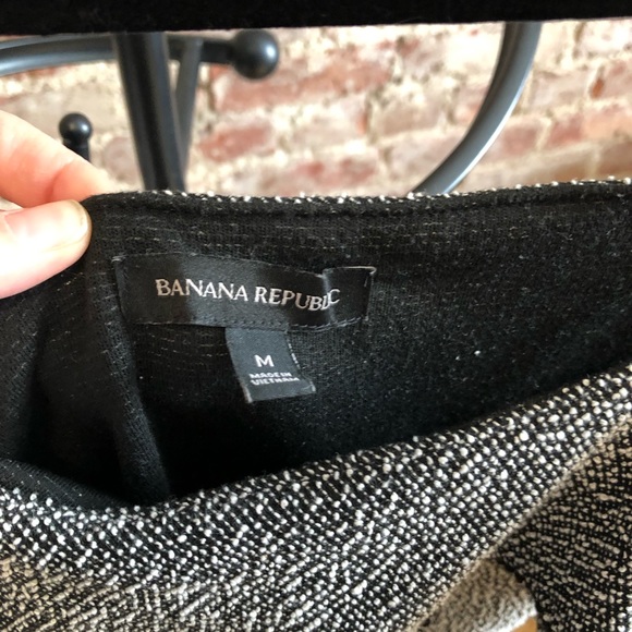 Banana Republic Off the Shoulder Top - Picture 2 of 2